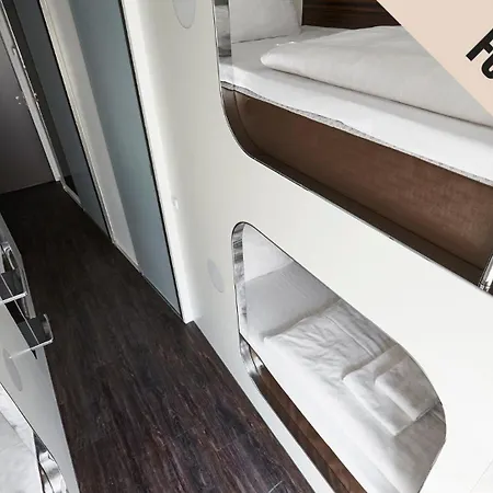 Steel House Хостел