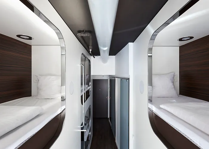 호스텔 스틸 하우스 *