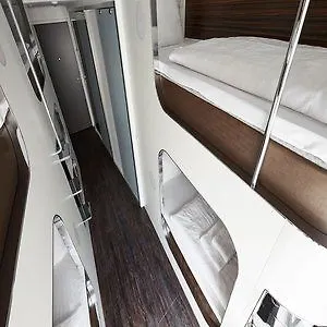 Steel House Hostal *